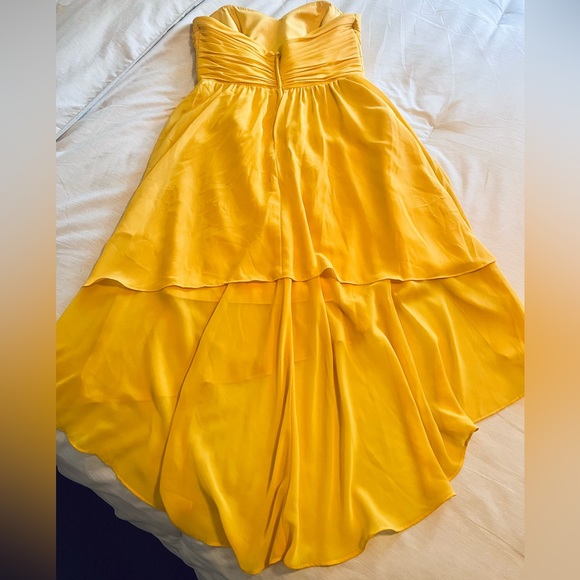 Alfred Angelo Maid of honor/Bridesmaids dress. Beautiful Canary color. Size 8 - Picture 2 of 4